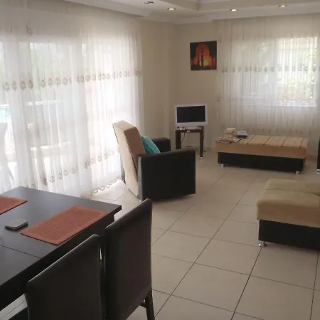 Mirage G 1 - Beautiful 2 Bedroomed Ground Floor Apartment Of Approx 1000 Sq Ft *