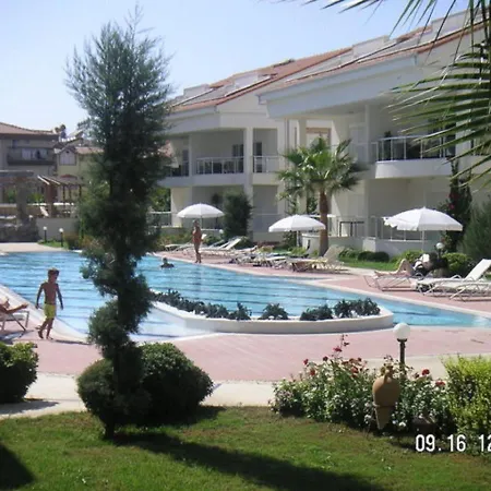 Mirage G 1 - Beautiful 2 Bedroomed Ground Floor Apartment Of Approx 1000 Sq Ft * シダ