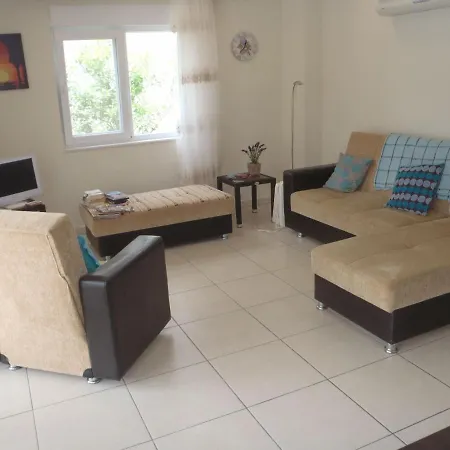 Mirage G 1 - Beautiful 2 Bedroomed Ground Floor Apartment Of Approx 1000 Sq Ft * シダ